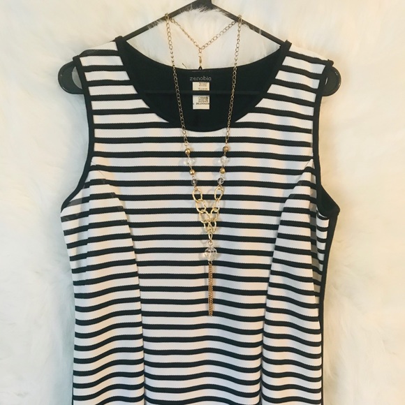 Black/White Top - Picture 1 of 2